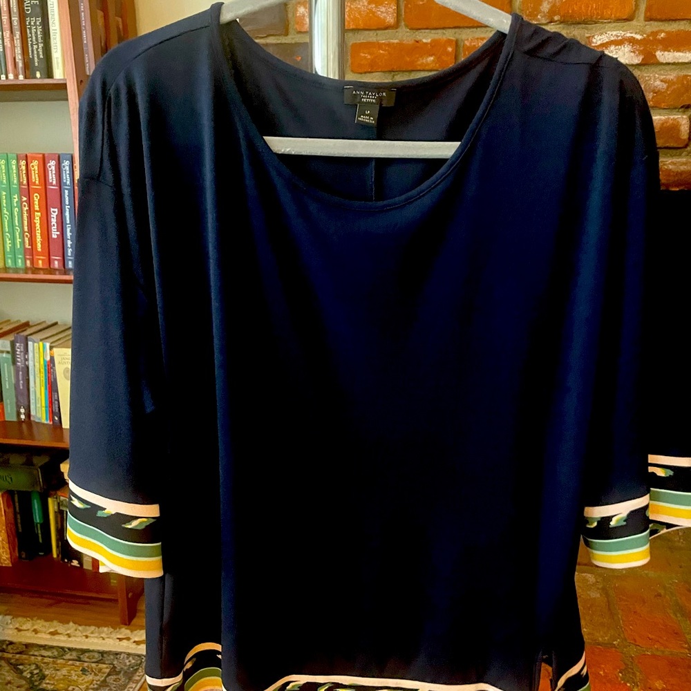 Women’s top LP.  Ann Taylor Factory.